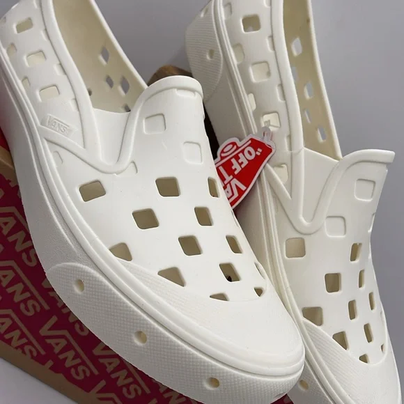 Vans Men’s Slip-On Trk
Marshmallow
VN0A5HF8FS8
Sneakers - Picture 7 of 16